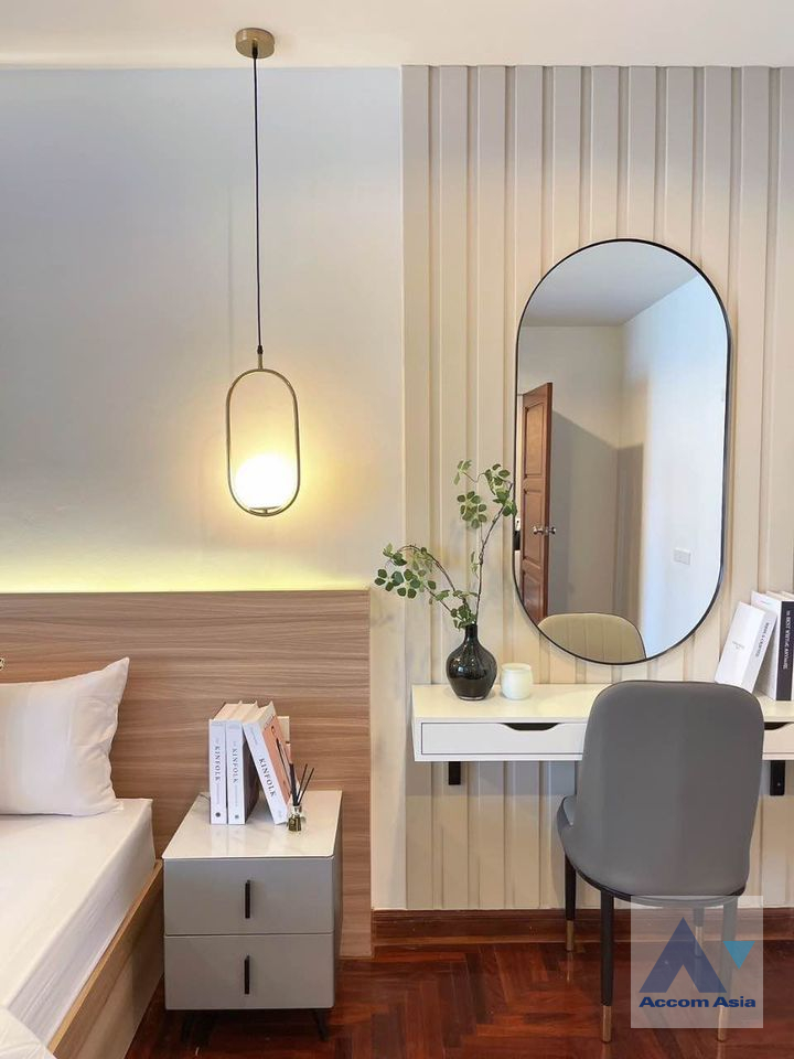 6  1 br Condominium For Sale in  ,Bangkok ARL Phayathai - BTS Phaya Thai at Phayathai Plaza AA39200