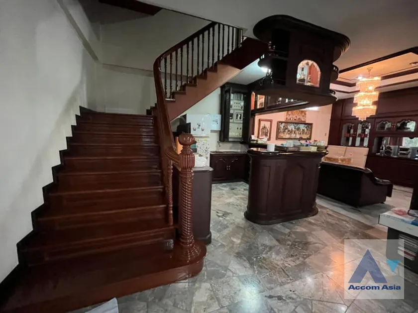 unit 5 Bedrooms  House For Sale in Rama 3, Bangkok  (AA39210)
