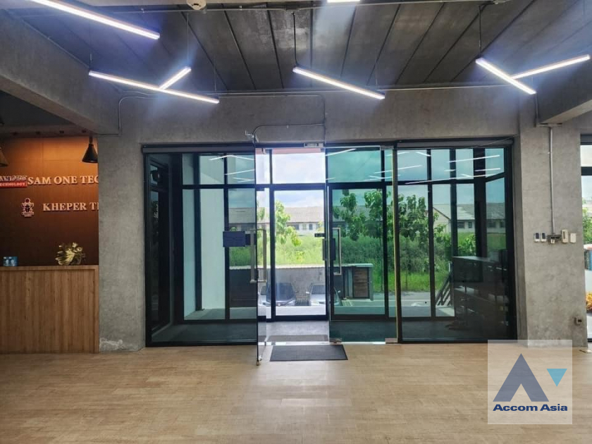 17  Building For Sale in Phaholyothin ,Bangkok  AA39212