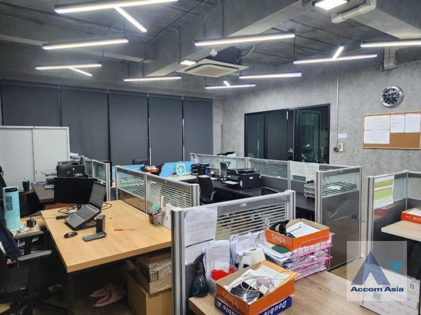 10  Building For Sale in Phaholyothin ,Bangkok  AA39212