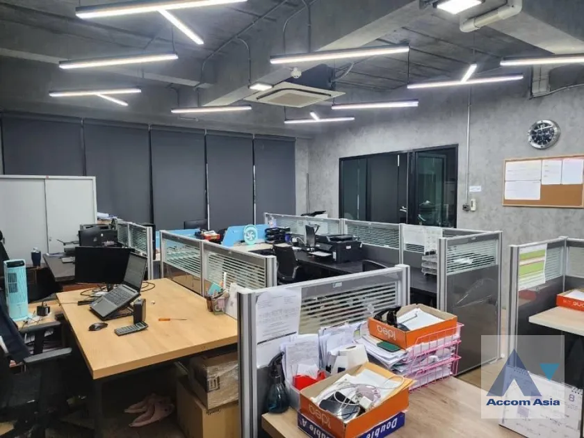 10  Building For Sale in Phaholyothin ,Bangkok  AA39212