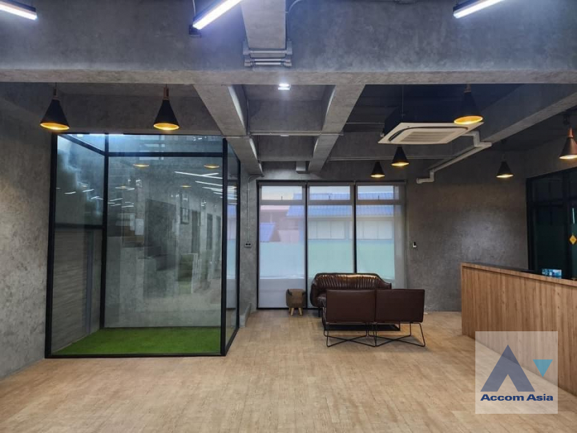 16  Building For Sale in Phaholyothin ,Bangkok  AA39212