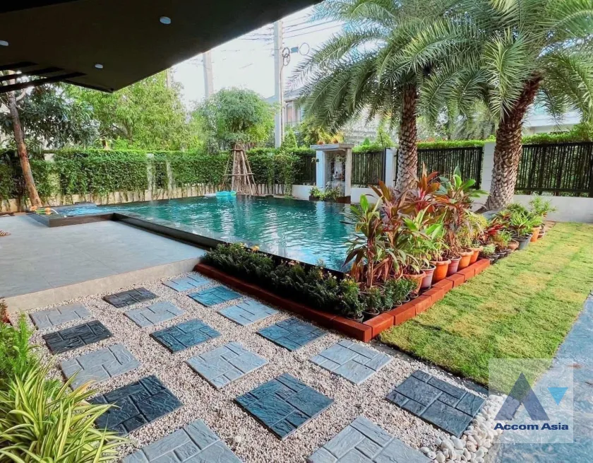 unitCorner Unit, Fully Furnished, Private Swimming Pool |  5 Bedrooms  House For Rent in Samutprakan, Samutprakan  near ARL Ratchaprarop (AA39244)