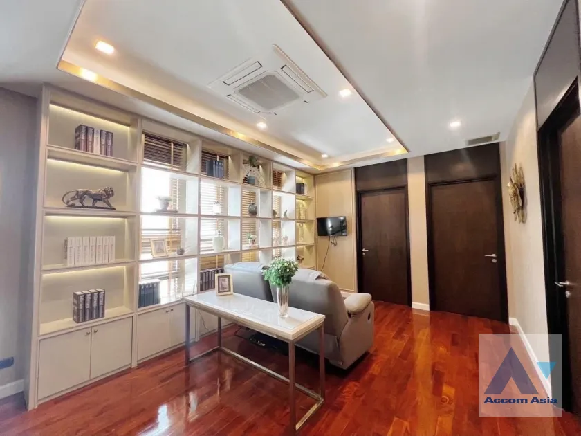 7  5 br House For Rent in Samutprakan ,Samutprakan ARL Ladkrabang at Perfect Masterpiece Sukhumvit 77 AA39244