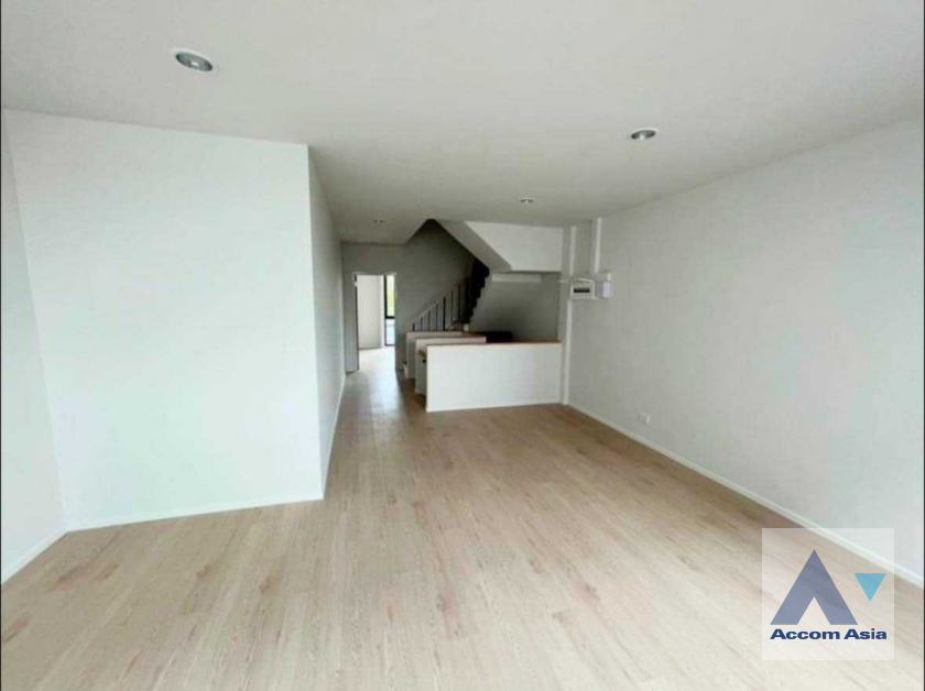  1  4 br Townhouse For Sale in Phaholyothin ,Bangkok  at Nue Connex Don Mueang AA39246