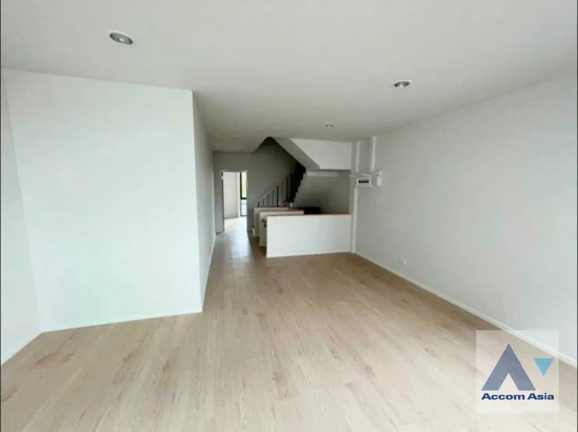  1  4 br Townhouse For Sale in Phaholyothin ,Bangkok  at Nue Connex Don Mueang AA39246