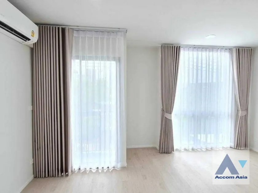 8  4 br Townhouse For Sale in Phaholyothin ,Bangkok  at Nue Connex Don Mueang AA39246