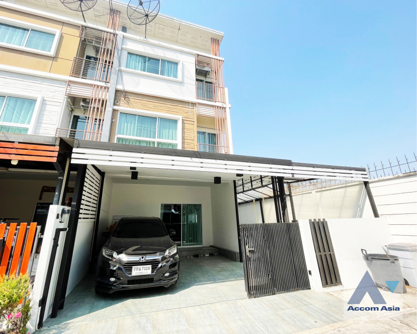  2  4 br Townhouse For Sale in Pattanakarn ,Bangkok  at Villette City Pattanakarn 38 AA39274