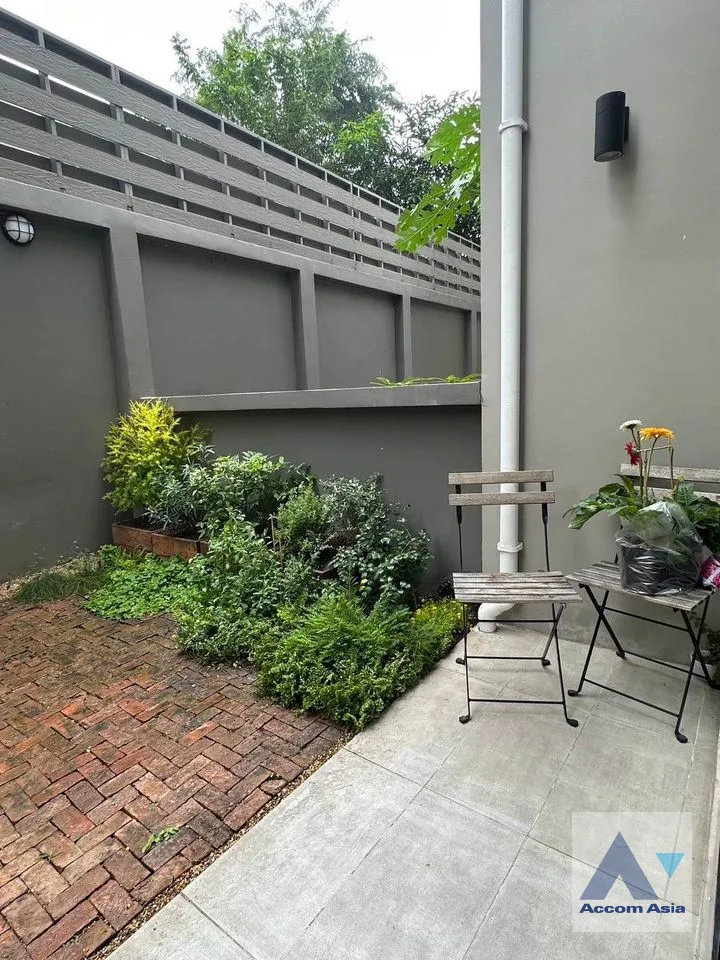  1  4 br Townhouse For Sale in Samutprakan ,Samutprakan  at Y Residence Sukhumvit 113 AA39276
