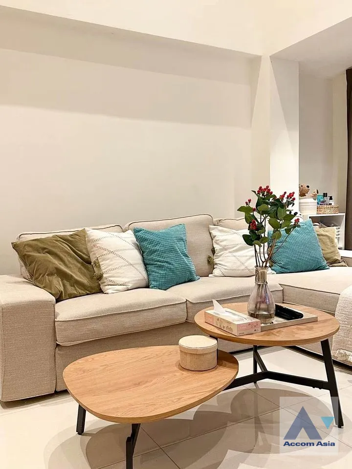  1  4 br Townhouse For Sale in Samutprakan ,Samutprakan  at Y Residence Sukhumvit 113 AA39276