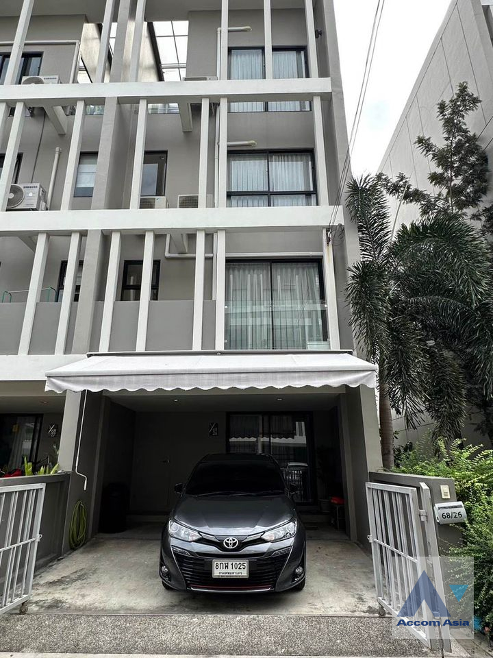  2  4 br Townhouse For Sale in Samutprakan ,Samutprakan  at Y Residence Sukhumvit 113 AA39276