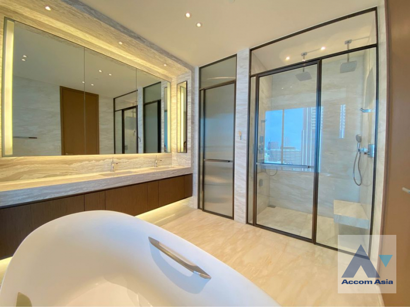 9  3 br Condominium For Rent in Ploenchit ,Bangkok BTS Chitlom at Scope Langsuan AA39283