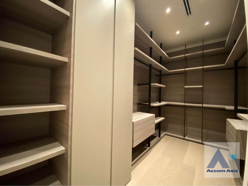 6  3 br Condominium For Rent in Ploenchit ,Bangkok BTS Chitlom at Scope Langsuan AA39283