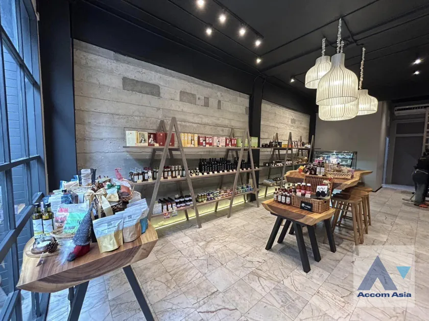 unit Retail / showroom For Rent in Silom, Bangkok  (AA39289)