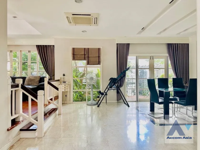  1  3 br House For Sale in Samutprakan ,Samutprakan  at Nantawan Village Srinakarin AA39290