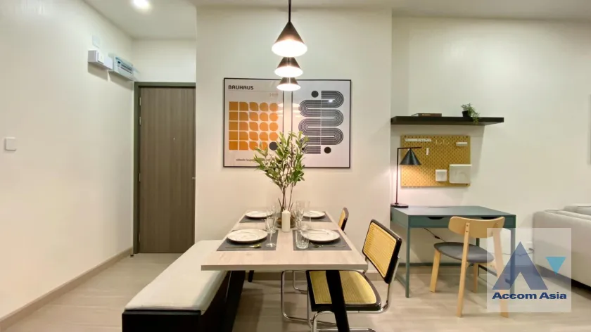 unit 2 Bedrooms  Condominium For Rent in Silom, Bangkok  near MRT Sam Yan (AA39306)