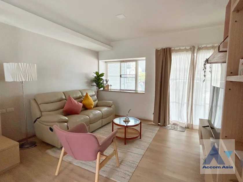 unit 3 Bedrooms  Townhouse For Rent in Pattanakarn, Bangkok  near BTS Udomsuk (AA39311)