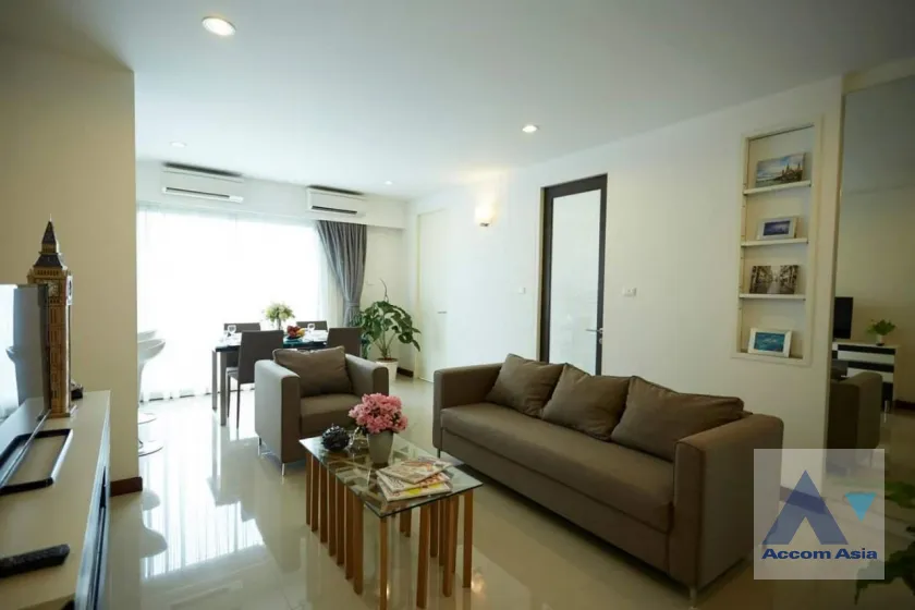 unit 3 Bedrooms  Apartment For Rent in Sukhumvit, Bangkok  near BTS Ekkamai (AA39326)