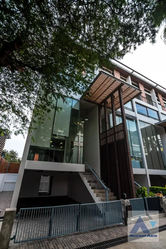 unitHome Office |  2 Bedrooms  Townhouse For Sale in Sukhumvit, Bangkok  near BTS Punnawithi (AA39327)