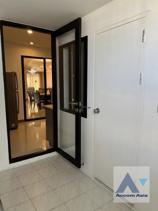 4  3 br Condominium for rent and sale in Rama 3 ,Bangkok BRT Nararam 3 at Supalai Casa Riva AA39333