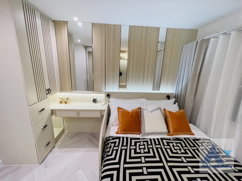 9  3 br Condominium For Sale in Sathorn ,Bangkok BRT Nararam 3 - BTS Chong Nonsi at Fortune Condo Town AA39364