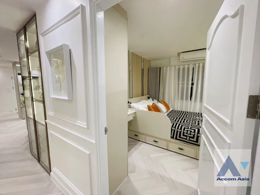 8  3 br Condominium For Sale in Sathorn ,Bangkok BRT Nararam 3 - BTS Chong Nonsi at Fortune Condo Town AA39364