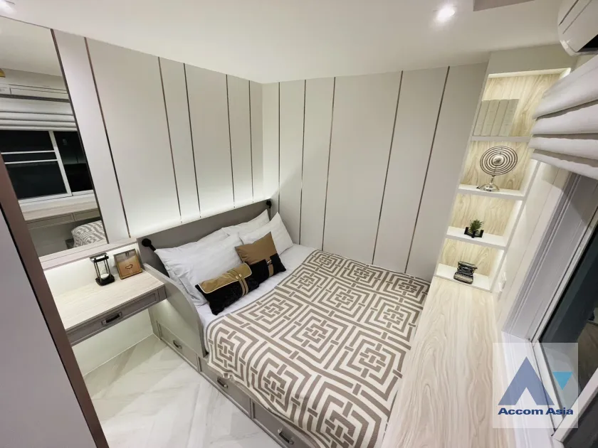 14  3 br Condominium For Sale in Sathorn ,Bangkok BRT Nararam 3 - BTS Chong Nonsi at Fortune Condo Town AA39364