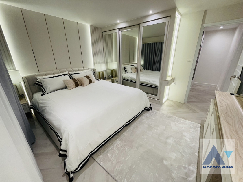 13  3 br Condominium For Sale in Sathorn ,Bangkok BRT Nararam 3 - BTS Chong Nonsi at Fortune Condo Town AA39364