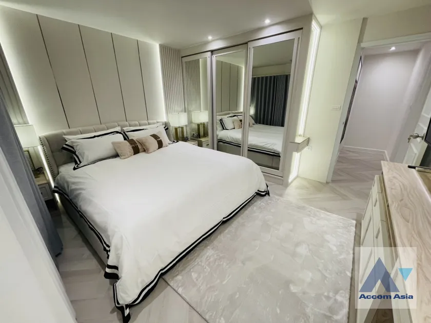 13  3 br Condominium For Sale in Sathorn ,Bangkok BRT Nararam 3 - BTS Chong Nonsi at Fortune Condo Town AA39364