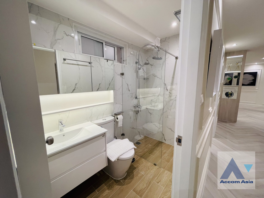 18  3 br Condominium For Sale in Sathorn ,Bangkok BRT Nararam 3 - BTS Chong Nonsi at Fortune Condo Town AA39364