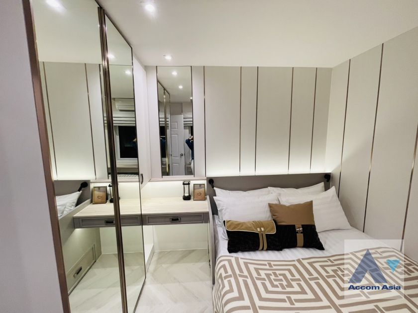 16  3 br Condominium For Sale in Sathorn ,Bangkok BRT Nararam 3 - BTS Chong Nonsi at Fortune Condo Town AA39364