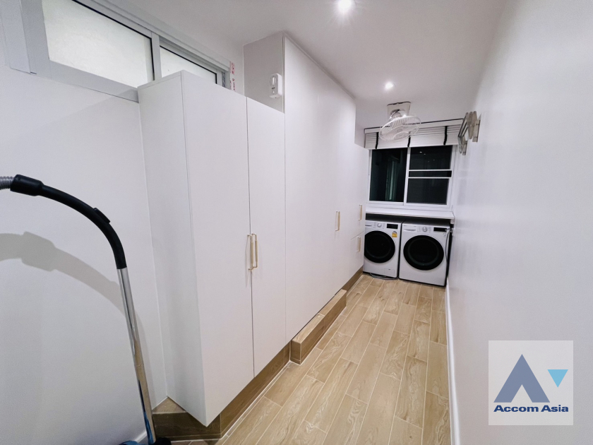 20  3 br Condominium For Sale in Sathorn ,Bangkok BRT Nararam 3 - BTS Chong Nonsi at Fortune Condo Town AA39364