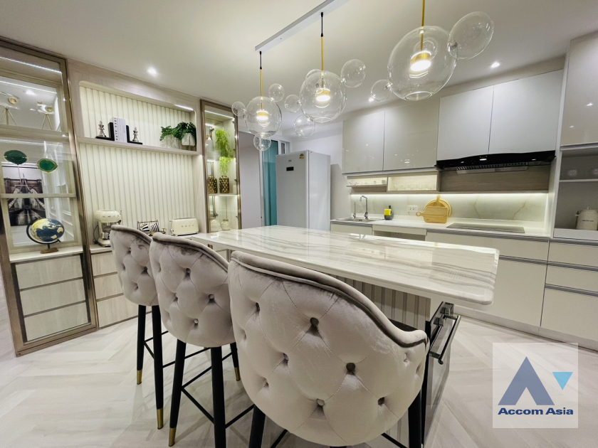 6  3 br Condominium For Sale in Sathorn ,Bangkok BRT Nararam 3 - BTS Chong Nonsi at Fortune Condo Town AA39364