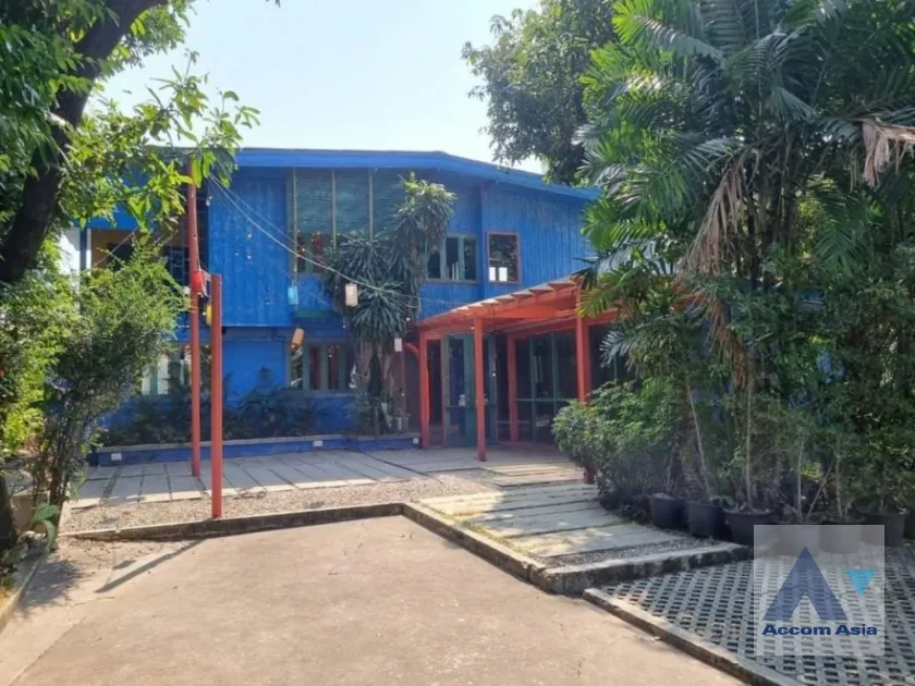  2  House For Rent in Sukhumvit ,Bangkok BTS Phrom Phong AA39403