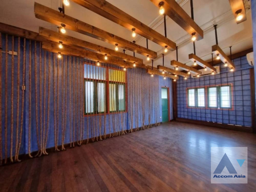 5  House For Rent in Sukhumvit ,Bangkok BTS Phrom Phong AA39403