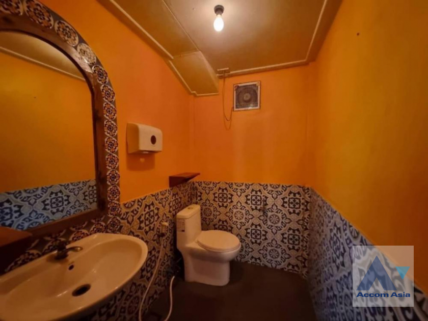 11  House For Rent in Sukhumvit ,Bangkok BTS Phrom Phong AA39403