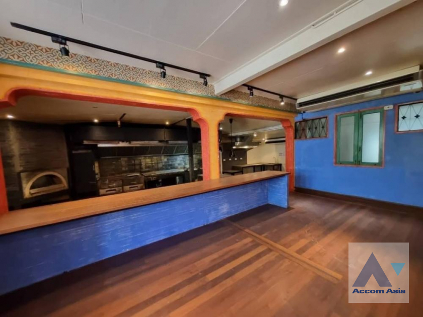 12  House For Rent in Sukhumvit ,Bangkok BTS Phrom Phong AA39403