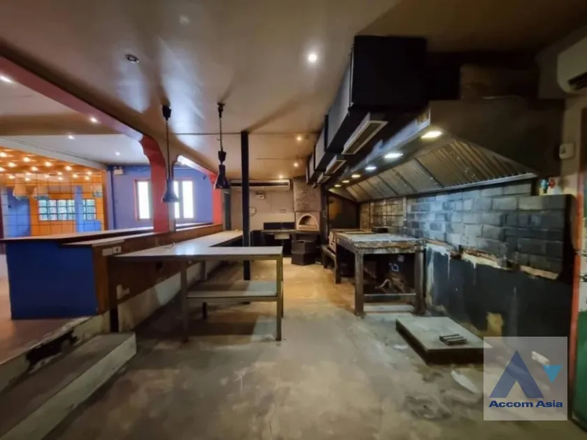 17  House For Rent in Sukhumvit ,Bangkok BTS Phrom Phong AA39403