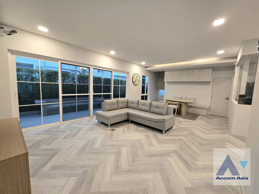 unitPet friendly |  4 Bedrooms  House For Rent in Bang Na, Bangkok  (AA39411)