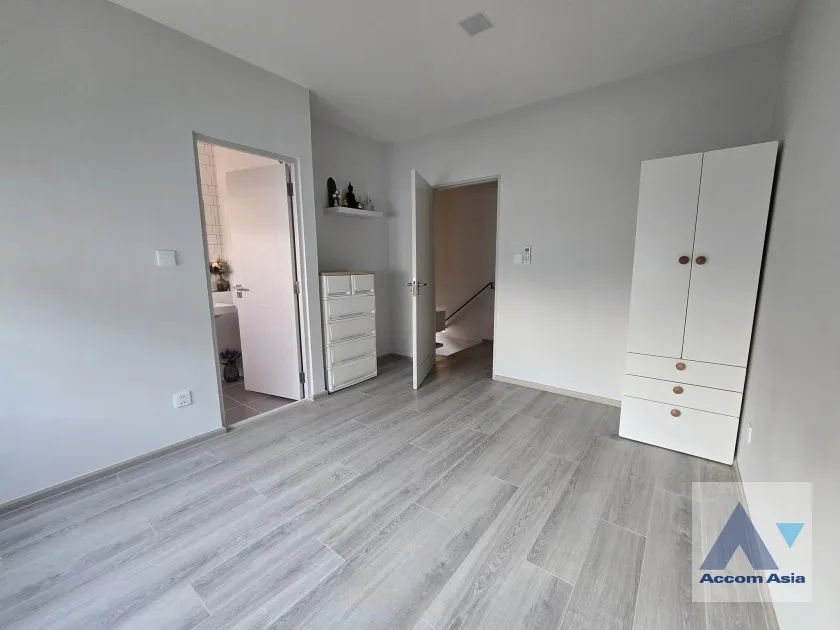 unitPet friendly |  4 Bedrooms  House For Rent in Bang Na, Bangkok  (AA39411)
