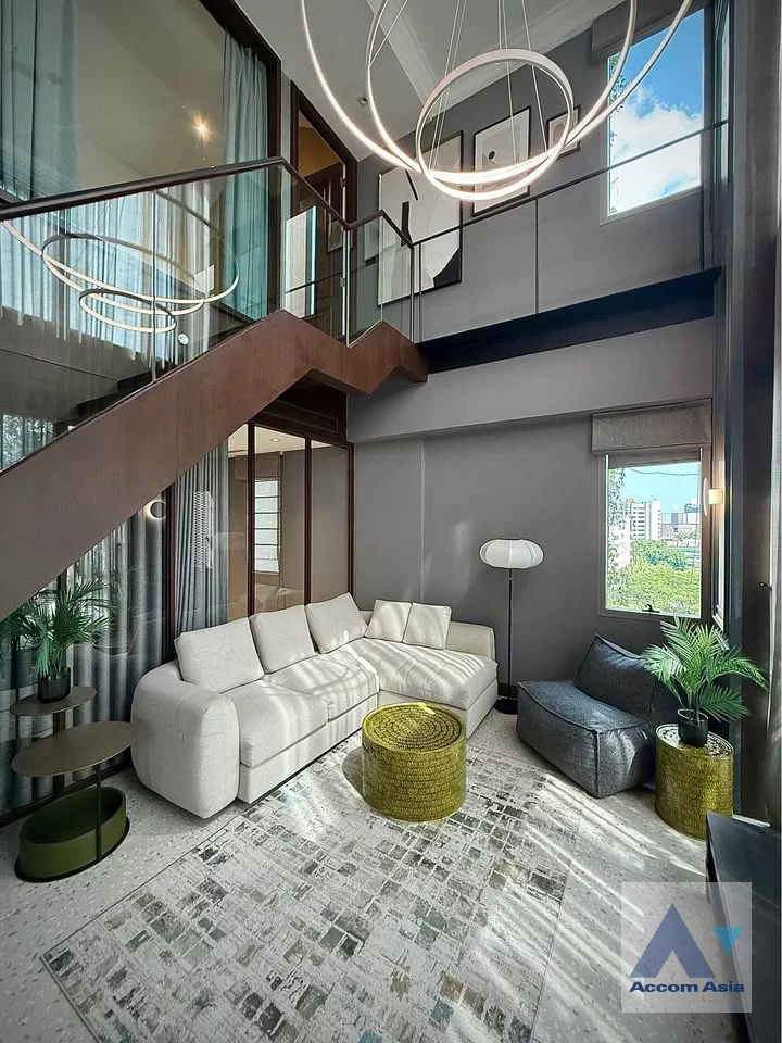 unitCorner Unit, Private Swimming Pool, Double High Ceiling, Duplex Condo, Pet friendly |  2 Bedrooms  Condominium For Rent & Sale in Sukhumvit, Bangkok  near BTS Thong Lo (AA39418)