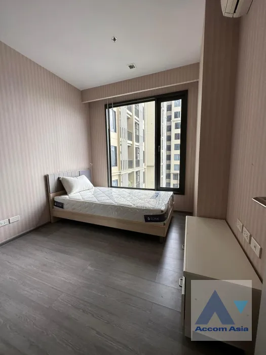 unit 2 Bedrooms  Condominium For Rent in Charoen Nakhon, Bangkok  near BTS Wongwian Yai (AA39421)