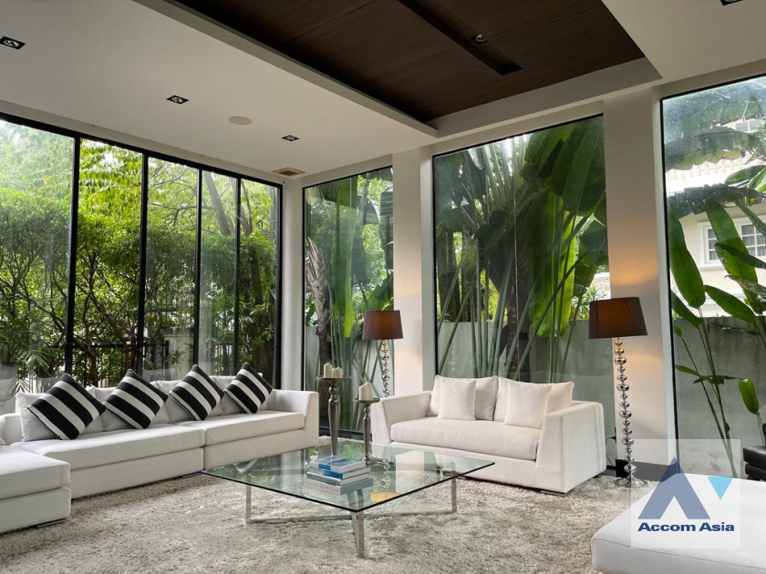 unit 4 Bedrooms  House For Sale in Ratchadaphisek, Bangkok  (AA39427)