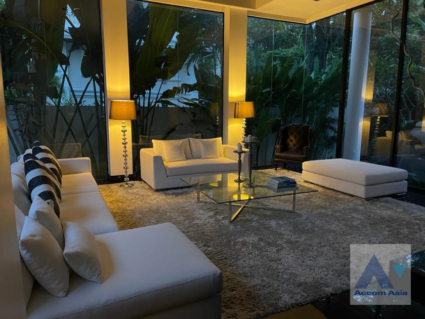 unit 4 Bedrooms  House For Sale in Ratchadaphisek, Bangkok  (AA39427)