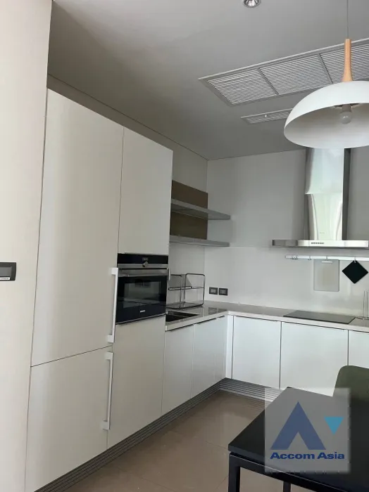 unit 1 Bedroom  Condominium For Rent in Ploenchit, Bangkok  near BTS Chitlom (AA39439)