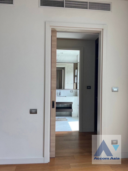 8  1 br Condominium For Rent in Ploenchit ,Bangkok BTS Chitlom at Sindhorn Residence AA39439