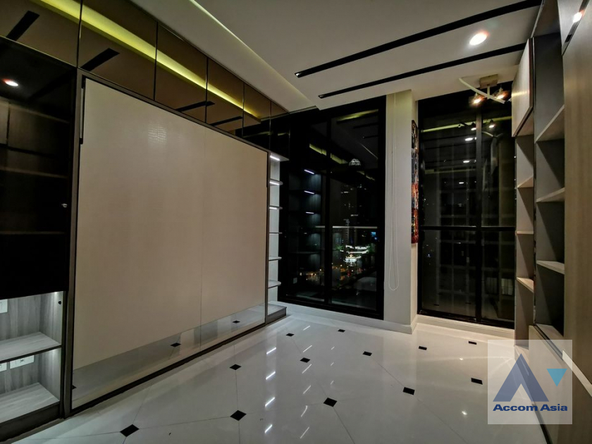 unit 2 Bedrooms  Condominium For Rent & Sale in Ploenchit, Bangkok  near BTS Ploenchit (AA39441)