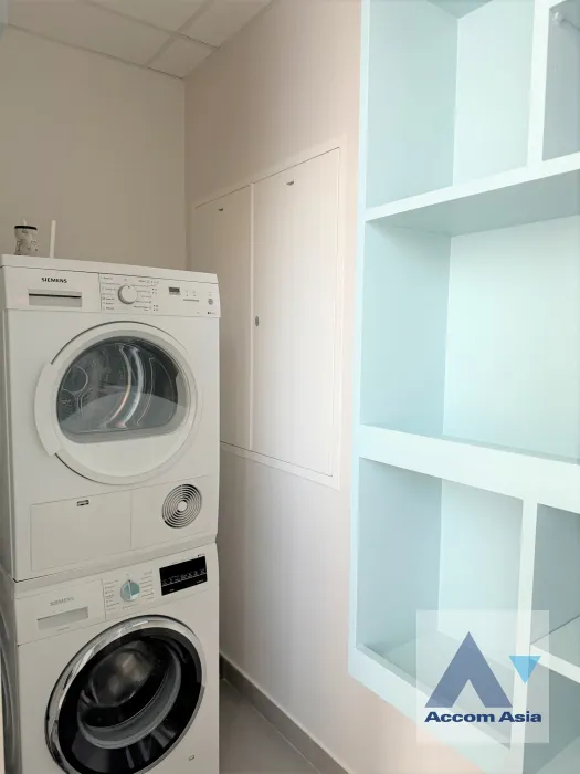 15  2 br Condominium for rent and sale in Ploenchit ,Bangkok BTS Chitlom at Sindhorn Residence AA39445