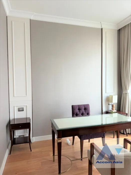 9  2 br Condominium for rent and sale in Ploenchit ,Bangkok BTS Chitlom at Sindhorn Residence AA39445