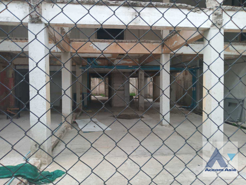  1  Building For Sale in Phaholyothin ,Bangkok  AA39449